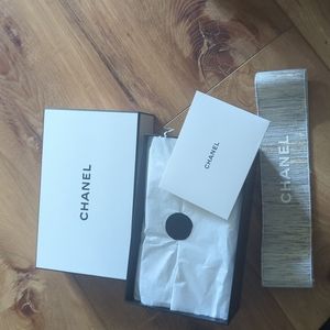 Chanel box w blank card